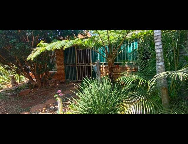 2 BEDROOM TOWNHOUSE FOR SALE IN CLARINA